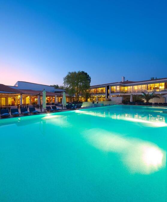18111