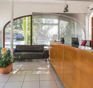 30352