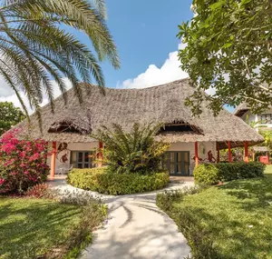 32957