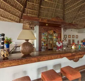 33015