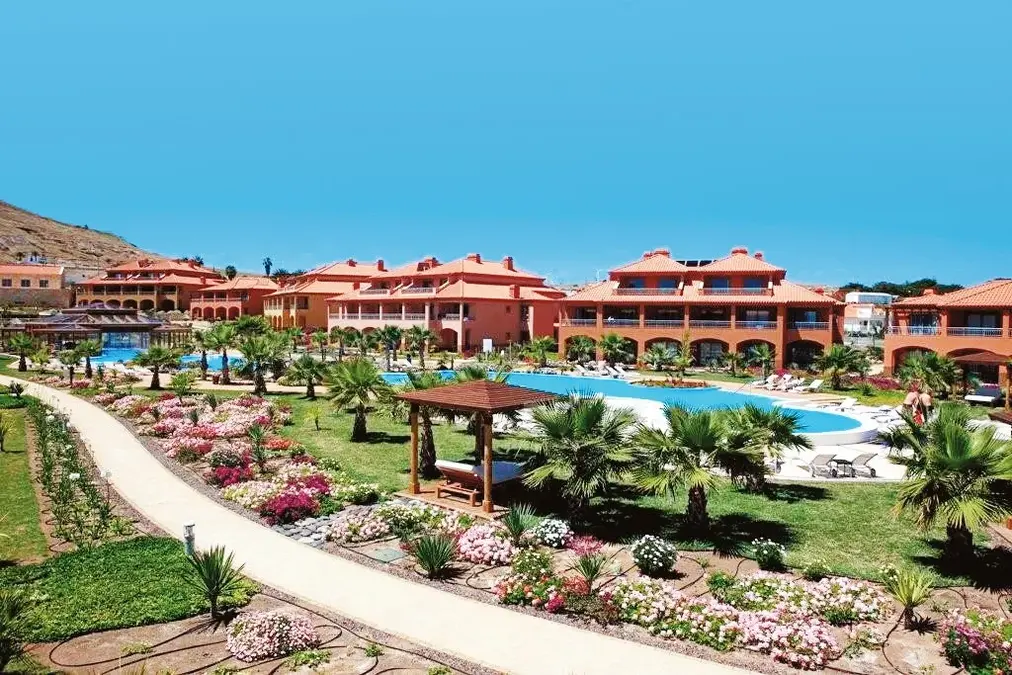 33090